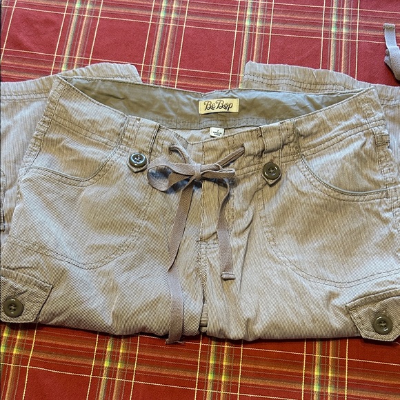 Be Bop Pants - Vintage Be Bop Cargo Capri Women’s 7 Pocket Pants Sz 7 25+ years EUC